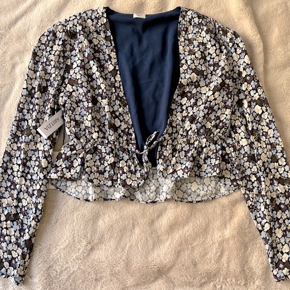 NWT Aritzia Sunday Best New Cropped Tie Front Blouse Top Size S - Picture 8 of 14